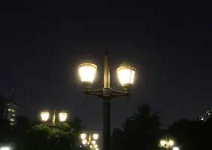iluminação na praça